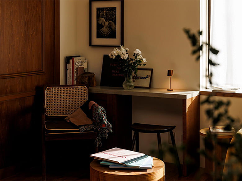 nora Litta ポータブルテーブルライト|超小型テーブルライト/トキ・コーポレーション株式会社