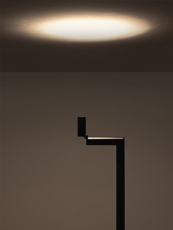 nora TYPE 01 コードレスフロアライト|動かせるスポットライト