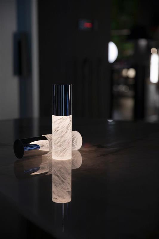 nora Parfum ポータブルテーブルライト|指紋が目立ちにくいガラス製テーブルランプ