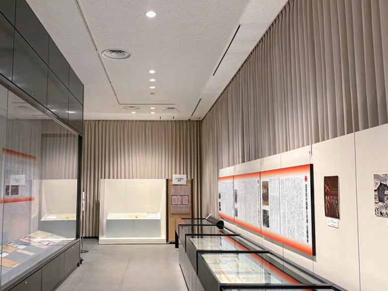 吸音 アコースティックスクリーン/東京ブラインド工業株式会社