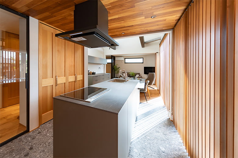 木製縦型ブラインド