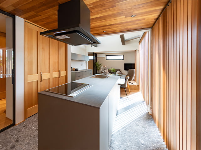 木製縦型ブラインド