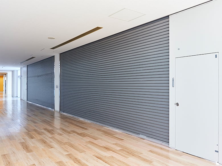 袖扉連動シャッター「TS PANORAMA Ⅱ」(パノラマ)/東洋シヤッター株式会社