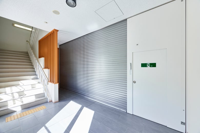 袖扉連動シャッター「TS PANORAMA Ⅱ」(パノラマ)/東洋シヤッター株式会社