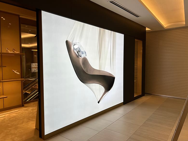 電照布看板「LUFAS」/株式会社トライ