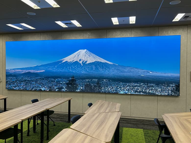 電照布看板「LUFAS」/株式会社トライ