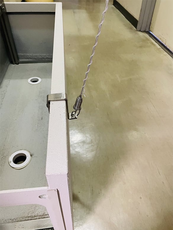 ワイヤー・プランター一体型壁面緑化工法 アルティマ壁面緑化システム(プランター仕様)