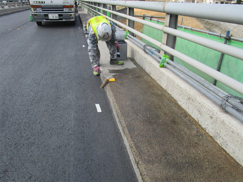 リアクトライズ+H(撥水)(けい酸塩系表面含浸材)