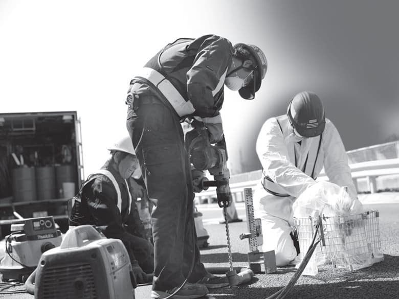 コンクリート床スラブ沈下修正工法【道路編】/ アップコン株式会社