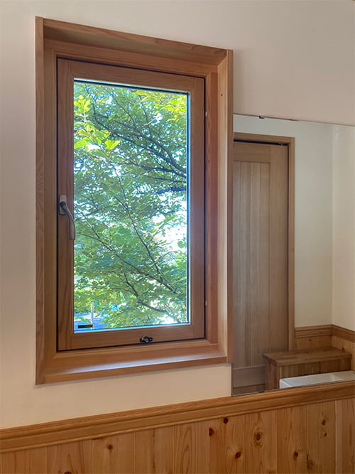 ケースメントウィンドウ FES/ヴェステック株式会社