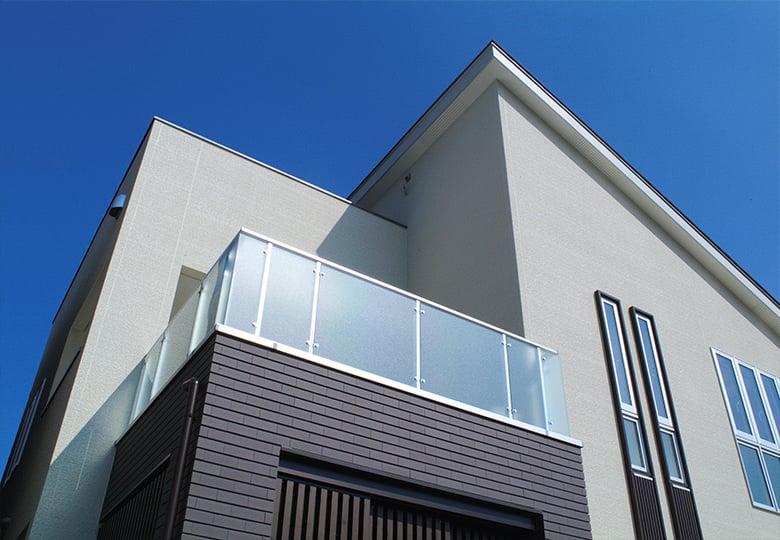 住宅用手すり付笠木「シルクライト」