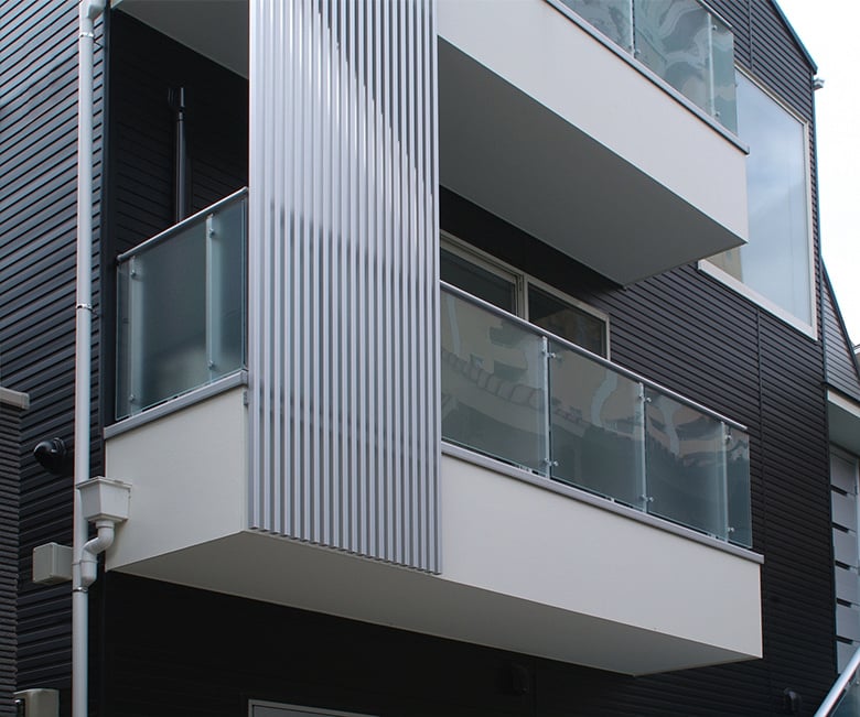 住宅用手すり付笠木「シルクライト」