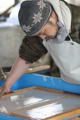 和紙製作の様子/和紙屋(株式会社杉原商店)