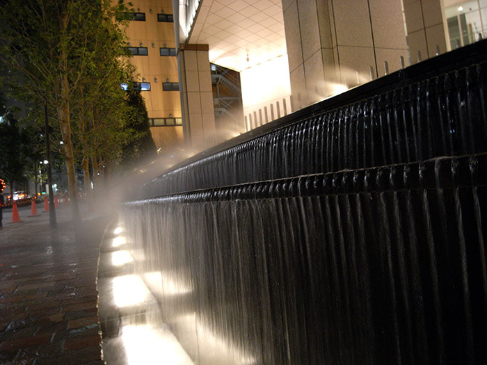 空間水演出【オーバーフォール・人工滝】