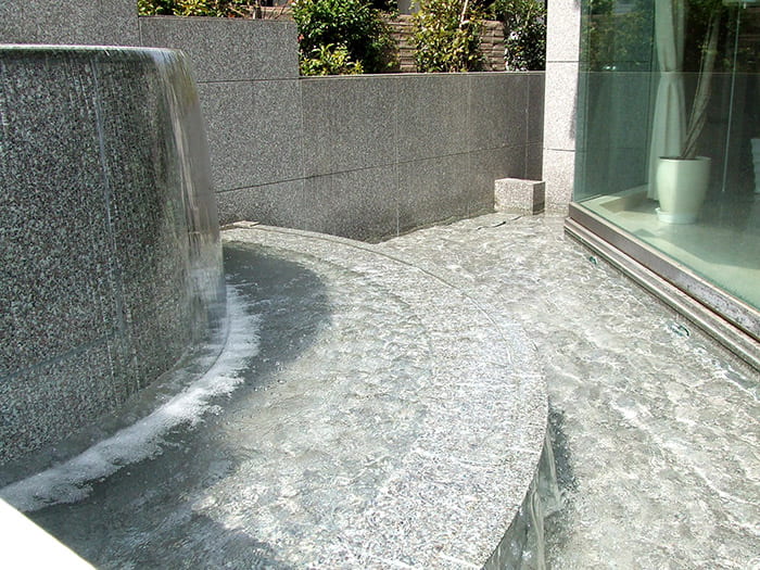 空間水演出【オーバーフォール・人工滝】