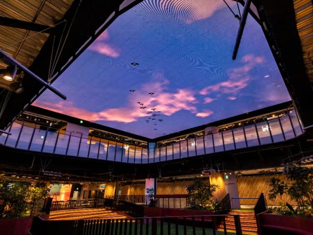 透過型LEDビジョン