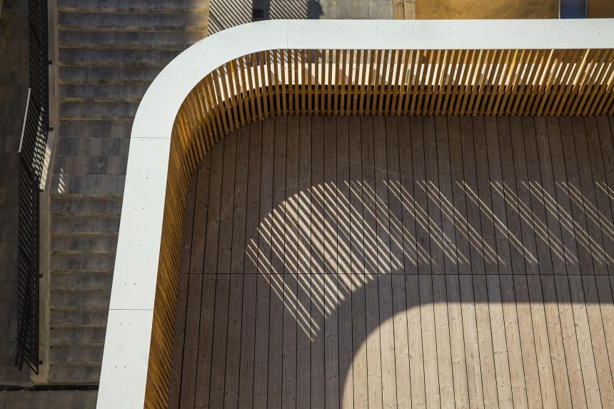 高熱乾燥処理木材パインサーモウッド