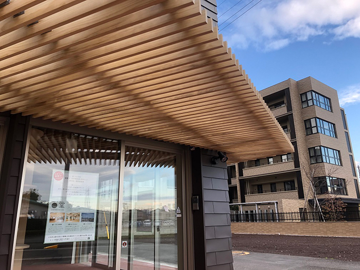 高耐久化天然木材「アコヤ」