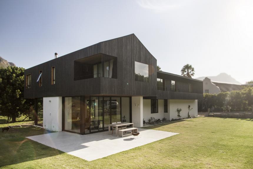 高熱乾燥処理木材パインサーモウッド