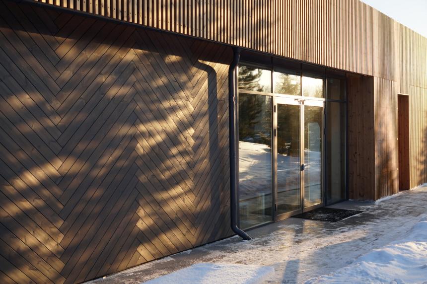 高熱乾燥処理木材パインサーモウッド