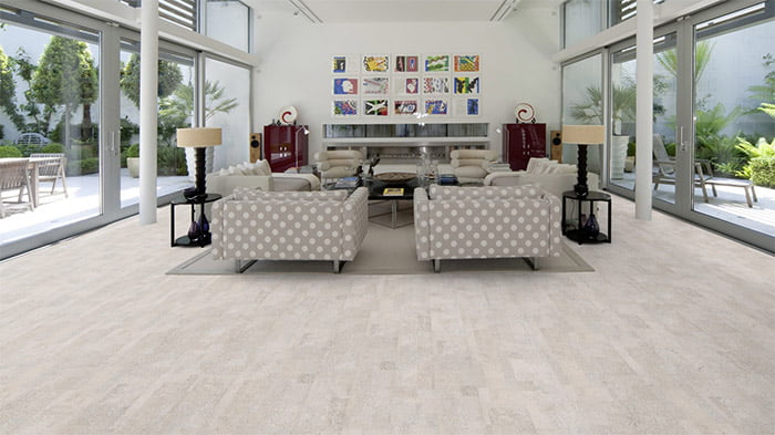 お子様やペットにも安心。体に優しい床暖房対応コルクフローリング