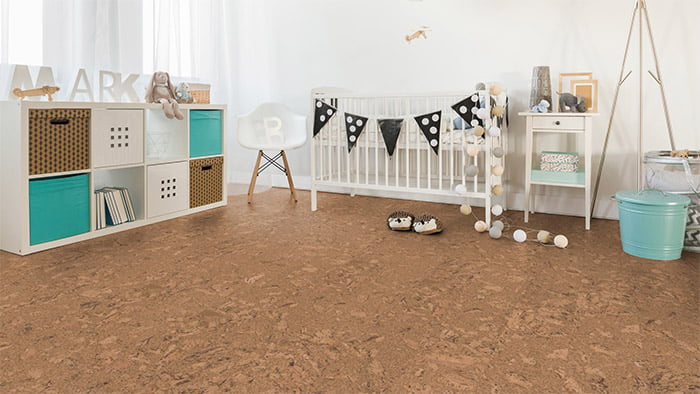 お子様やペットにも安心。体に優しい床暖房対応コルクフローリング