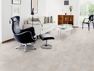 お子様やペットにも安心。体に優しい床暖房対応コルクフローリング