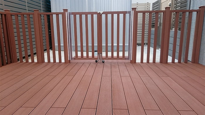 高耐久で美しい人工木“ERデッキ”