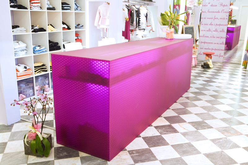 イタリア製アクリルパネル「bencore」