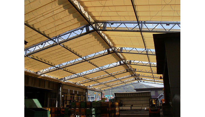 屋根開閉式テント