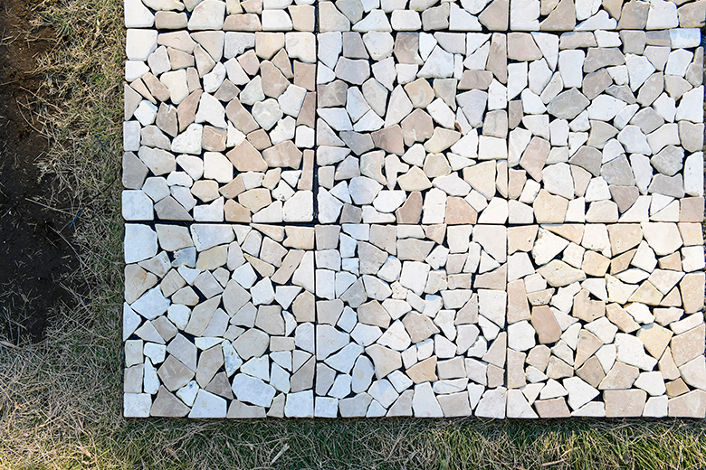 防草シート付き天然石マット/株式会社山善