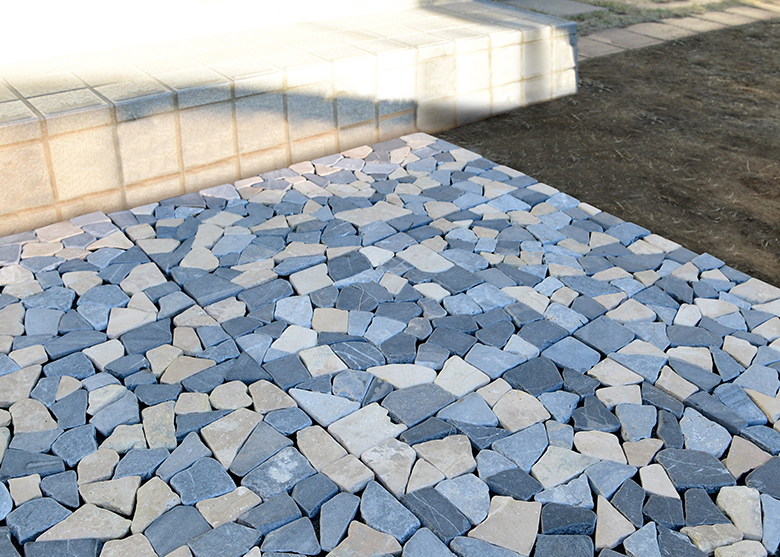 防草シート付き天然石マット/株式会社山善