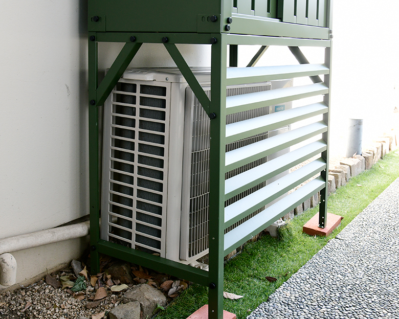 収納庫付きエアコン室外機カバー/株式会社山善