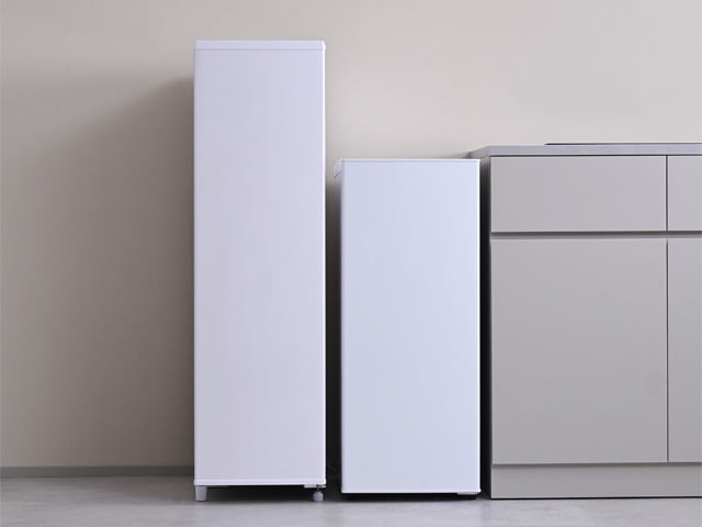 ファン式 スリム冷凍庫 YF-SFU70