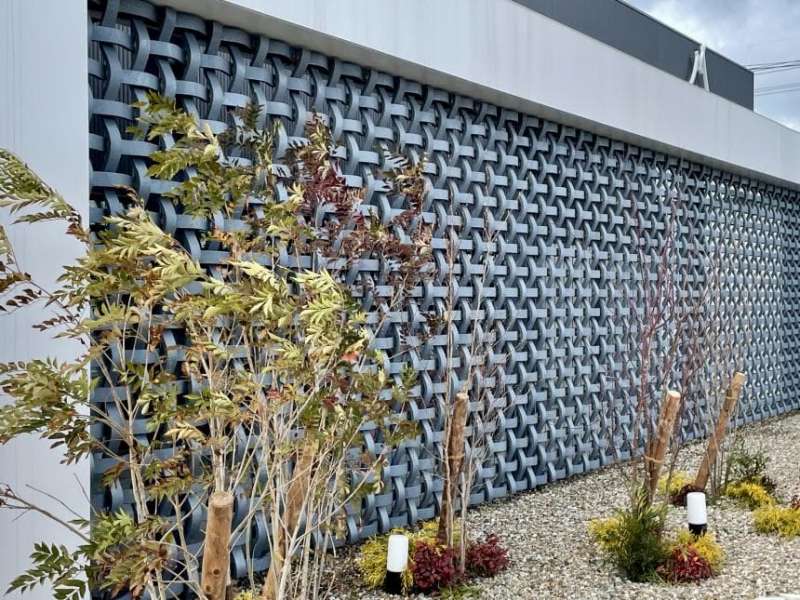 装飾瓦「Woven Ceramic Echizen」/ カラー:銀鼠 / 株式会社吉光工業