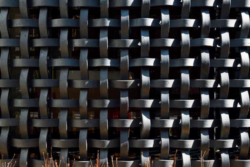 装飾瓦「Woven Ceramic Echizen」/ カラー:銀鼠 / 株式会社吉光工業