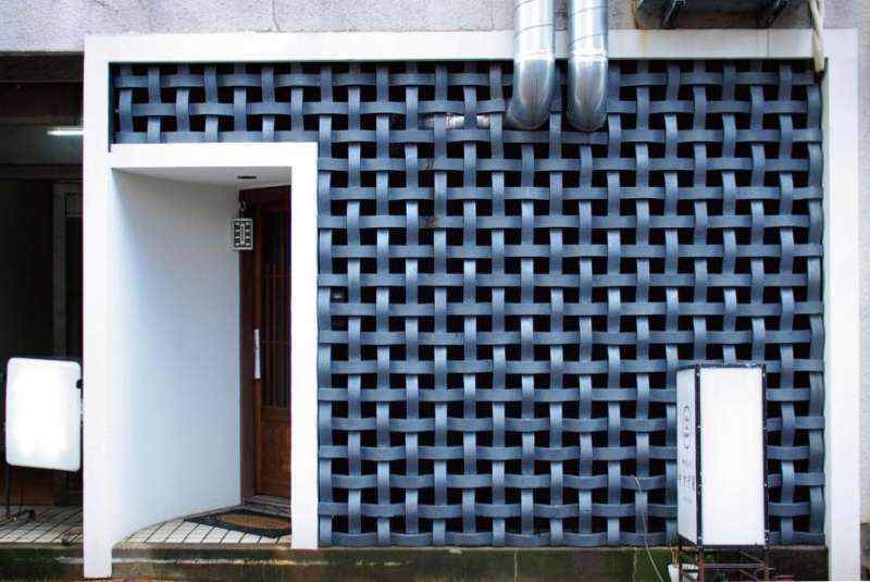 装飾瓦「Woven Ceramic Echizen」/ カラー:銀鼠 / 株式会社吉光工業