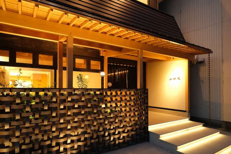 装飾瓦「Woven Ceramic Echizen」/ カラー:窯変 / 株式会社吉光工業