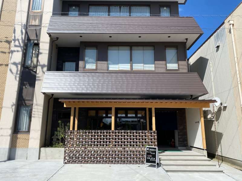 装飾瓦「Woven Ceramic Echizen」/ カラー:窯変 / 株式会社吉光工業