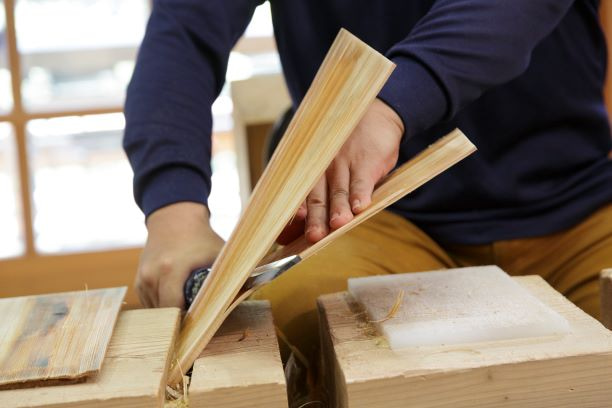 吉野カネ利 杮板 こけらいた 一般社団法人 吉野かわかみ社中 建材カタログ一覧 21年最新カタログのご紹介 かたなび