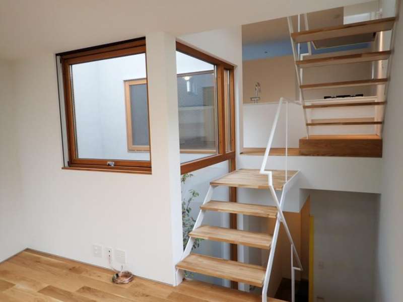 横軸すべり出し窓【オーニング】