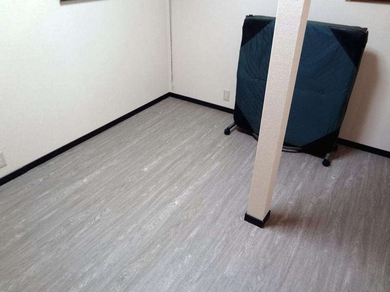 「デコリカクリック」 接着剤不要 ワンタッチ施工