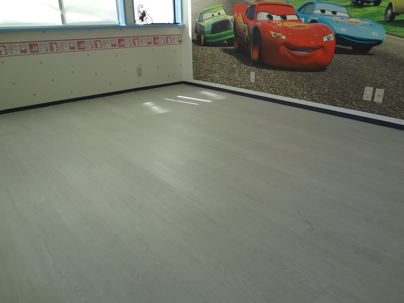 「デコリカクリック」 接着剤不要 ワンタッチ施工