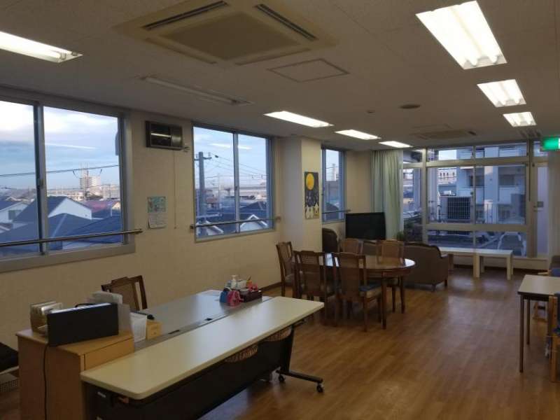 はがせる窓ガラス用遮熱シート「ZEROSHEET」