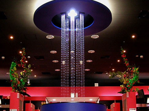 「宙に浮かんだ水滴群「ウォーターパール」」株式会社ウォーターパール